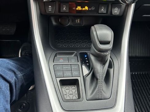 Used 2025 Toyota RAV4 XLE image 8