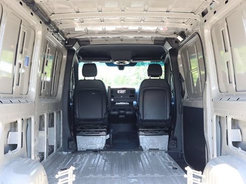Used 2024 Mercedes-Benz Sprinter 2500 image 19