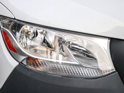 New 2024 Mercedes-Benz eSprinter 170 Cargo image 4