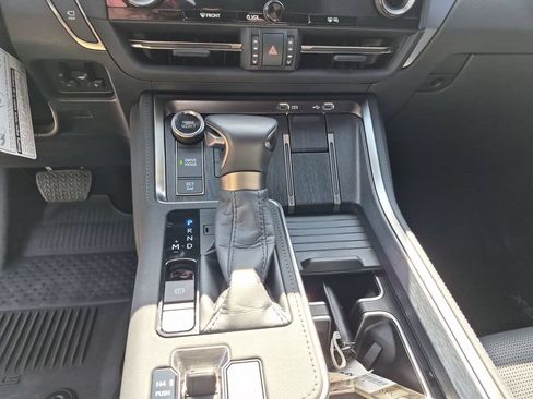 Used 2025 Lexus GX 550 w/ Accessory Package (Z1) AWD/4WD image 27