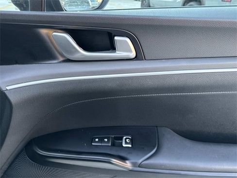 Used 2022 Kia K5 LXS image 14