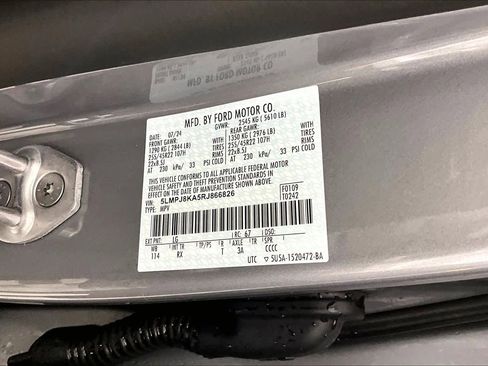 Used 2024 Lincoln Nautilus Reserve w/ Equipment Group 203A image 33