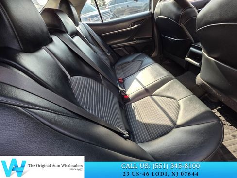 Used 2020 Toyota Camry SE FWD image 15