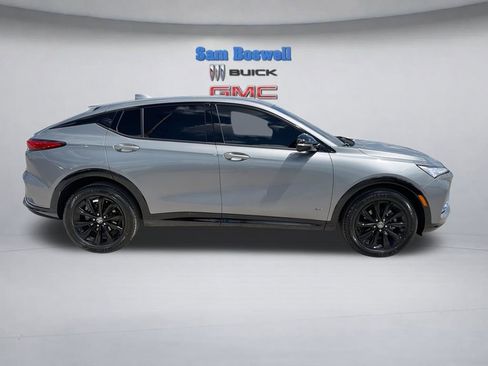 Used 2025 Buick Envista Sport Touring w/ Convenience II Package FWD image 10