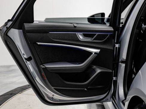 Used 2025 Audi RS 6 performance image 82