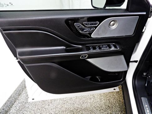 Used 2022 Lincoln Aviator Grand Touring w/ Equipment Group 301A AWD/4WD image 7