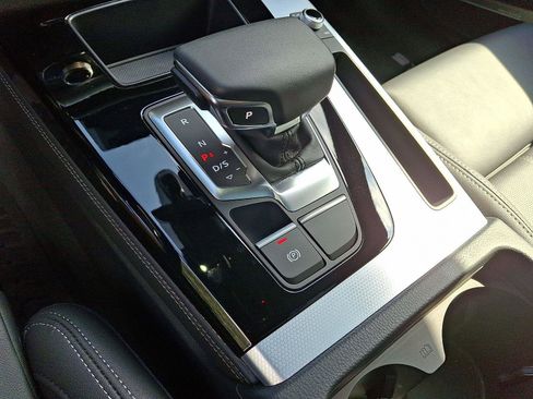 Certified 2025 Audi Q5 Prestige image 15