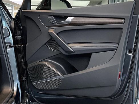 Certified 2025 Audi Q5 2.0T Premium Plus w/ Premium Plus Package image 23