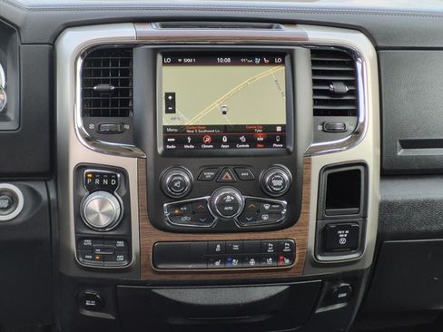 Used 2018 RAM 1500 Laramie w/ Convenience Group AWD/4WD image 18
