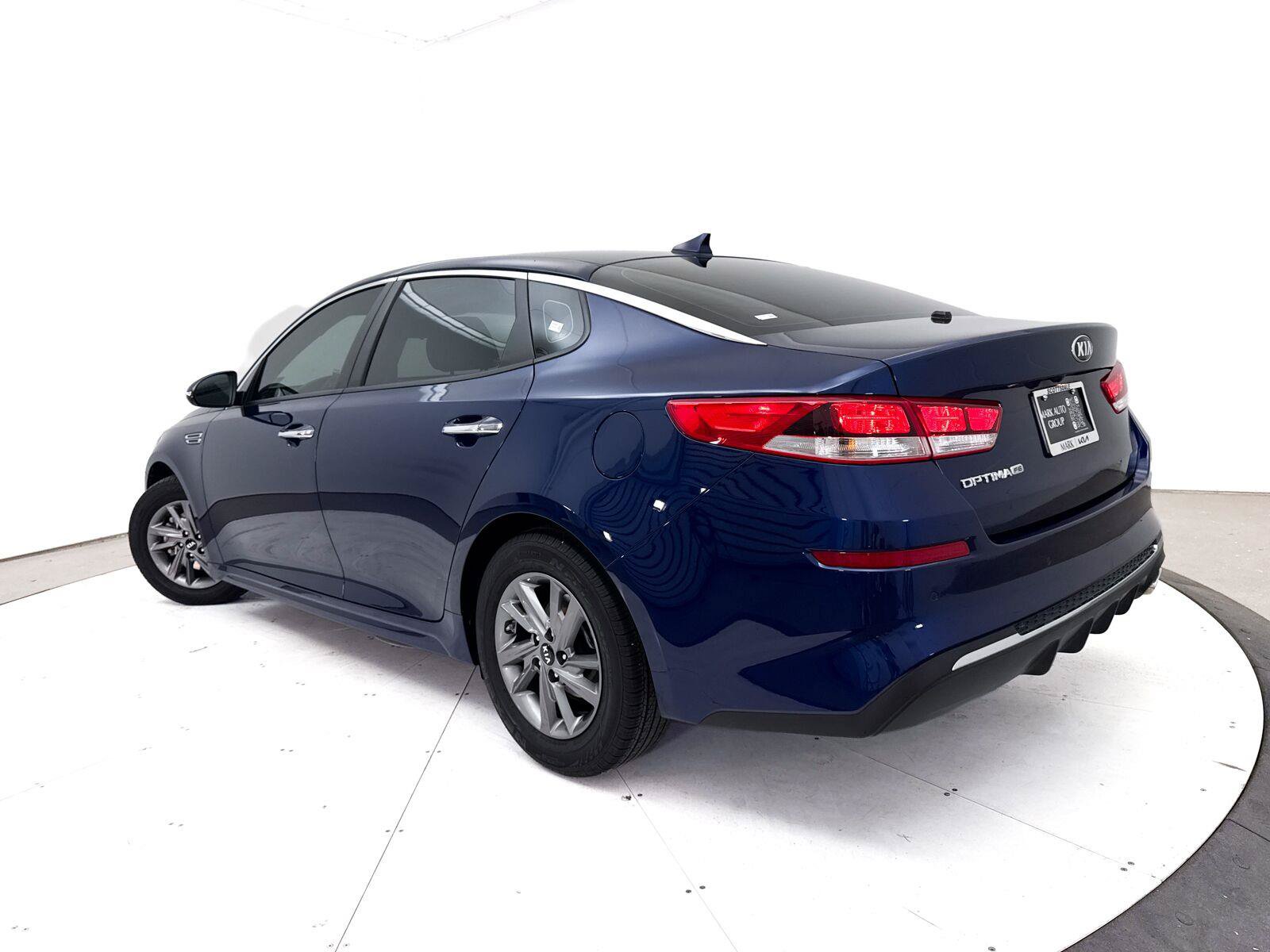 Used 2019 Kia Optima LX FWD image 2