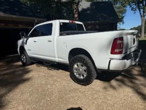 Used 2024 RAM 2500 Laramie AWD/4WD image 3