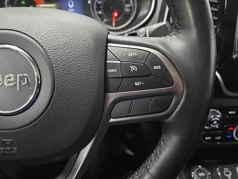 Used 2019 Jeep Cherokee Limited AWD/4WD image 21