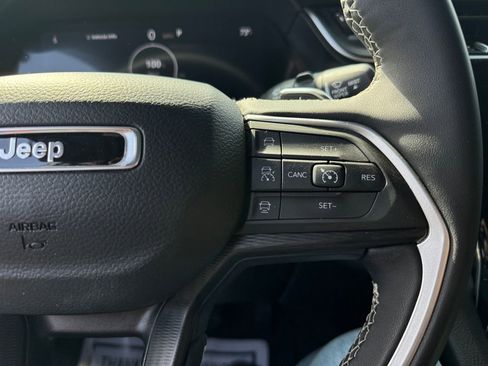 Used 2024 Jeep Grand Cherokee L Altitude image 33