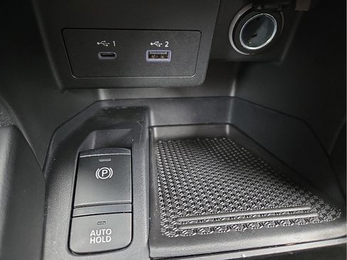 Used 2024 Nissan Kicks SR w/ SR Premium Package image 20