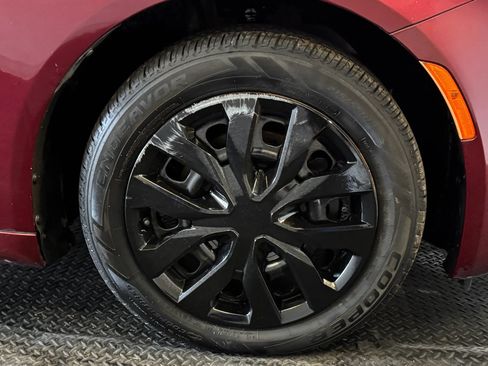 Used 2016 Chrysler 200 LX image 10