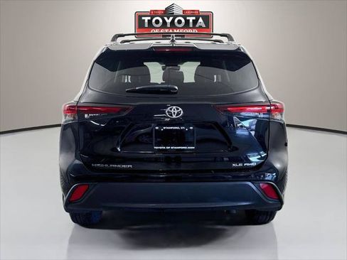 Certified 2024 Toyota Highlander XLE AWD/4WD image 6