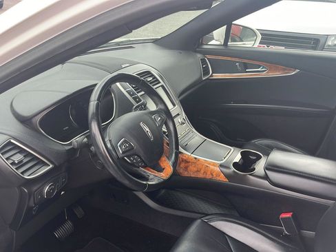 Used 2016 Lincoln MKX Reserve w/ Climate Package AWD/4WD image 9