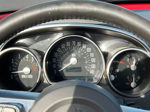 Used 2004 Chevrolet SSR w/ Preferred Equipment Group image 18