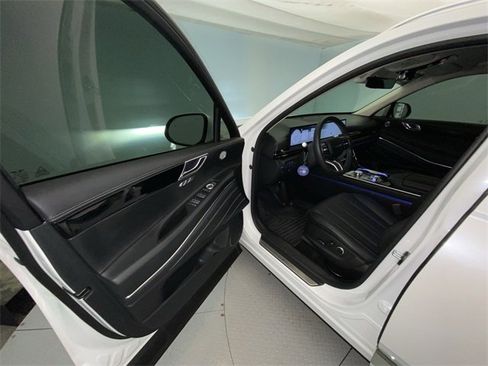 Used 2025 Genesis GV80 2.5T Standard image 11