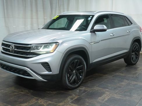 Used 2022 Volkswagen Atlas Cross Sport SE AWD/4WD image 2