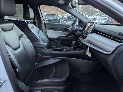 New 2026 Jeep Compass Limited image 29