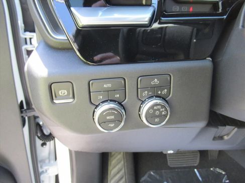 New 2026 GMC Sierra 1500 Elevation AWD/4WD image 17