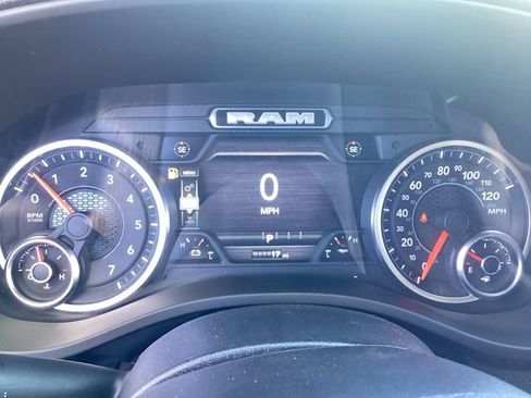 New 2026 RAM 1500 Express AWD/4WD image 16