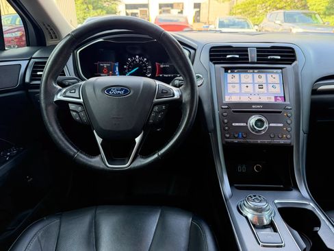 Used 2019 Ford Fusion Titanium FWD image 13