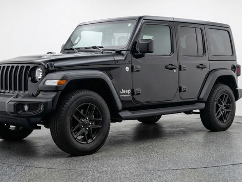 Used 2025 Jeep Wrangler Unlimited Sport AWD/4WD image 3