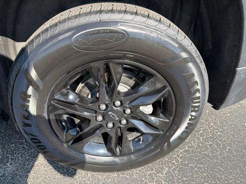 Used 2024 Chevrolet Traverse LT FWD image 11