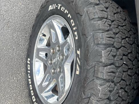 Used 2008 GMC Sierra 1500 SLT w/ All-Terrain Package image 24