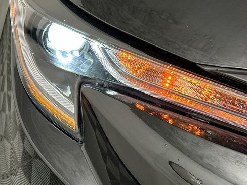 Certified 2025 Toyota Corolla LE image 9