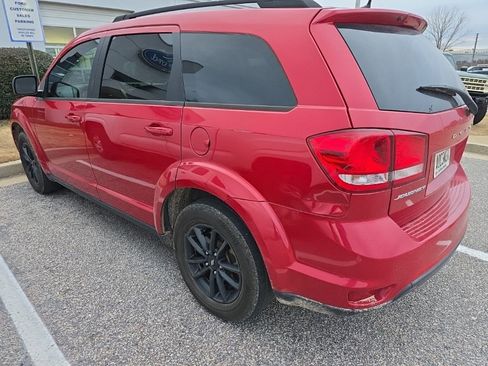 Used 2019 Dodge Journey SE image 4
