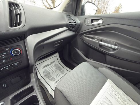 Used 2018 Ford Escape SE image 26