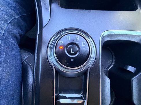 Used 2018 Ford Fusion Titanium FWD image 5