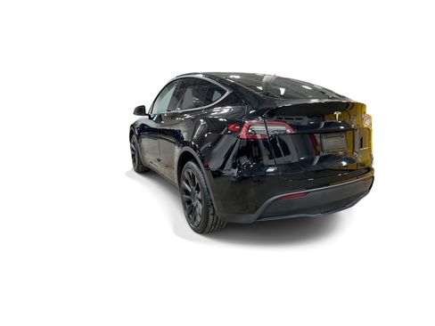 Certified 2023 Tesla Model Y Long Range AWD/4WD image 4