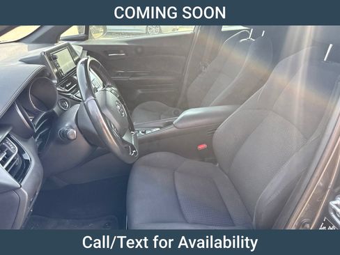 Used 2018 Toyota C-HR XLE FWD image 8
