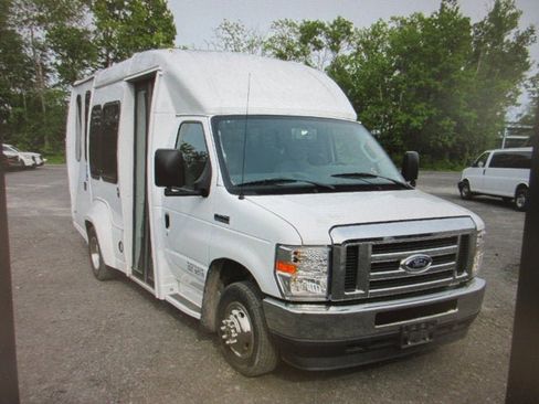 Used 2021 Ford E-350 and Econoline 350 Super Duty w/ Shuttle Bus Prep Package RWD image 4