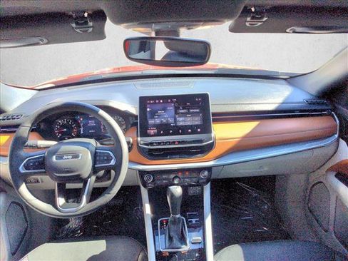 Used 2023 Jeep Compass Limited image 16