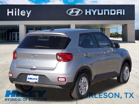 New 2026 Hyundai Venue SE image 4