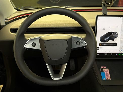 Used 2025 Tesla Model 3 Long Range image 19