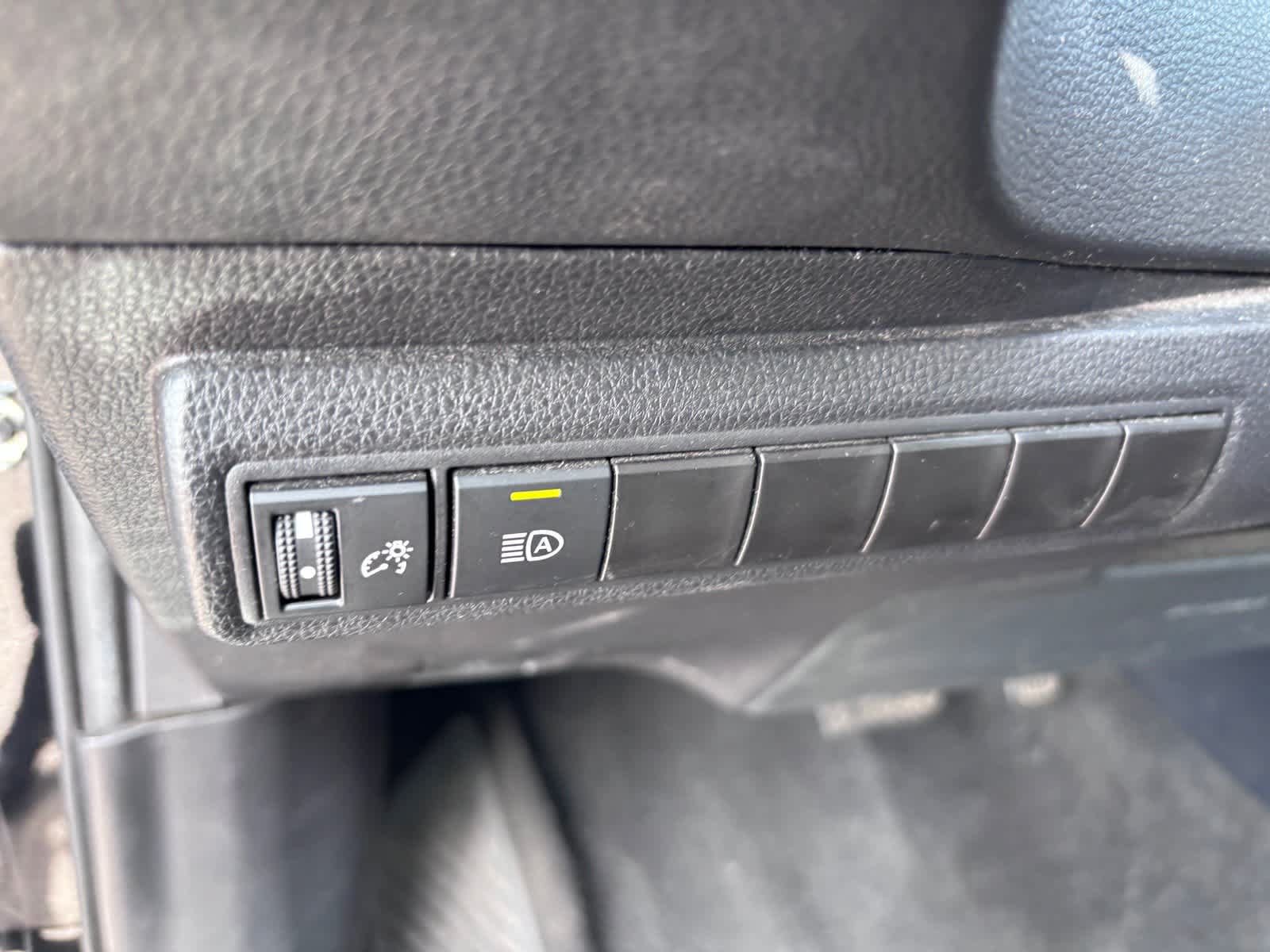 Used 2025 Toyota Corolla LE FWD image 13