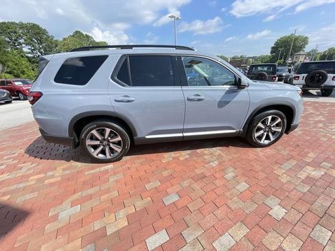 Certified 2025 Honda Pilot Elite image 36