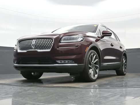 Used 2023 Lincoln Nautilus Reserve w/ Equipment Group 202A AWD/4WD image 29