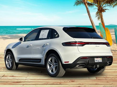 Used 2024 Porsche Macan image 4