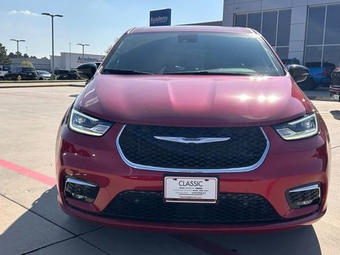 New 2026 Chrysler Pacifica Select FWD image 2