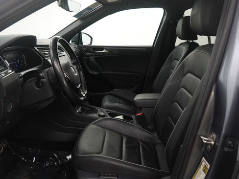 Used 2020 Volkswagen Tiguan SEL Premium R-Line image 16