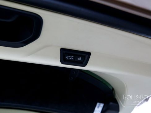 Used 2019 Rolls-Royce Cullinan image 26