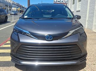 Used 2025 Toyota Sienna LE FWD video 2