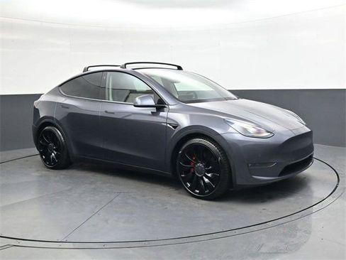 Used 2021 Tesla Model Y Performance image 2